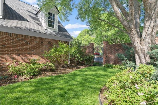 2300 English Ivy Court SE, Atlanta, GA 30339