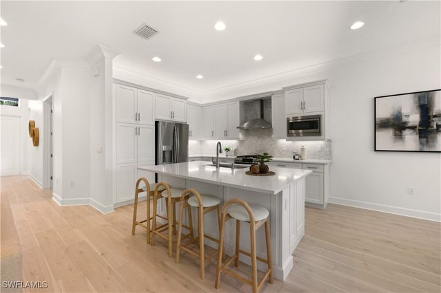 11323 Jacaranda DR, Naples, FL 34120