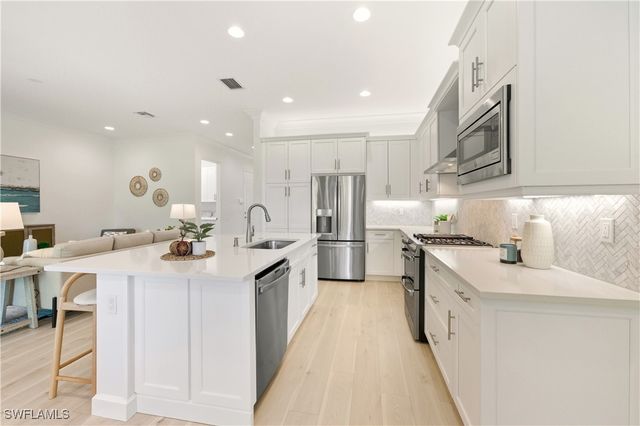 11323 Jacaranda DR, Naples, FL 34120