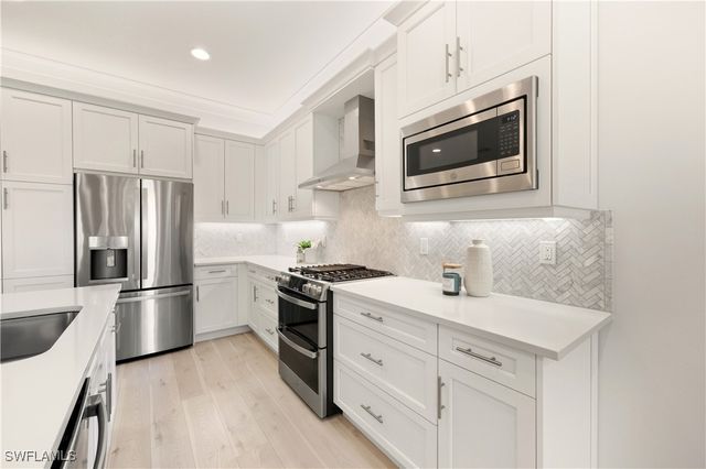 11323 Jacaranda DR, Naples, FL 34120