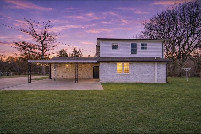 3212 Marthas Chapel Rd, Cunningham, TN 37052