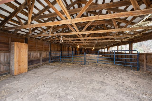 3212 Marthas Chapel Rd, Cunningham, TN 37052
