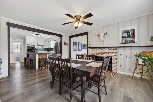 3212 Marthas Chapel Rd, Cunningham, TN 37052
