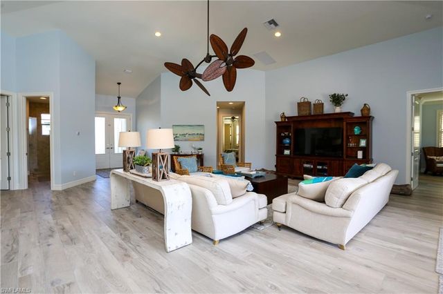 1480 Curlew AVE, Naples, FL 34102