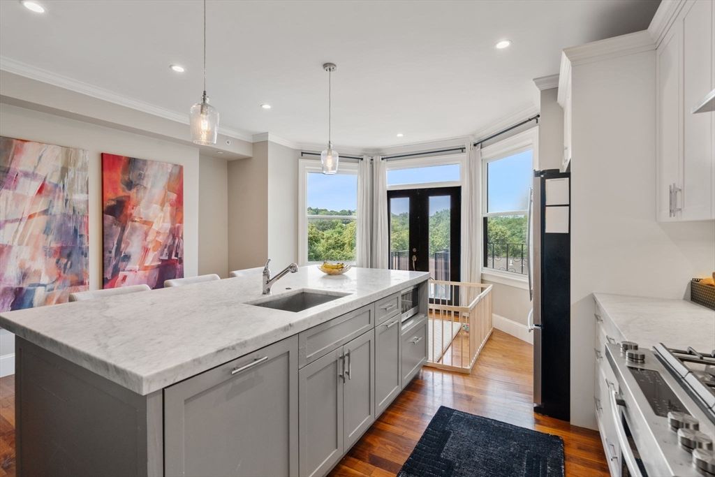 324 Tappan 2, Brookline, MA 02445