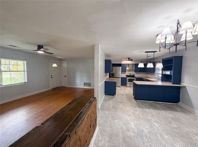 820 E WISCONSIN AVENUE, Deland, FL 32724