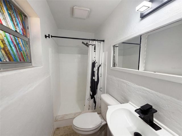 820 E WISCONSIN AVENUE, Deland, FL 32724