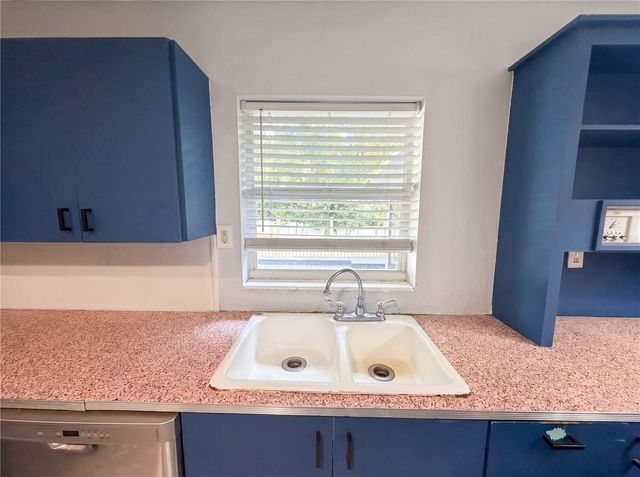 820 E WISCONSIN AVENUE, Deland, FL 32724
