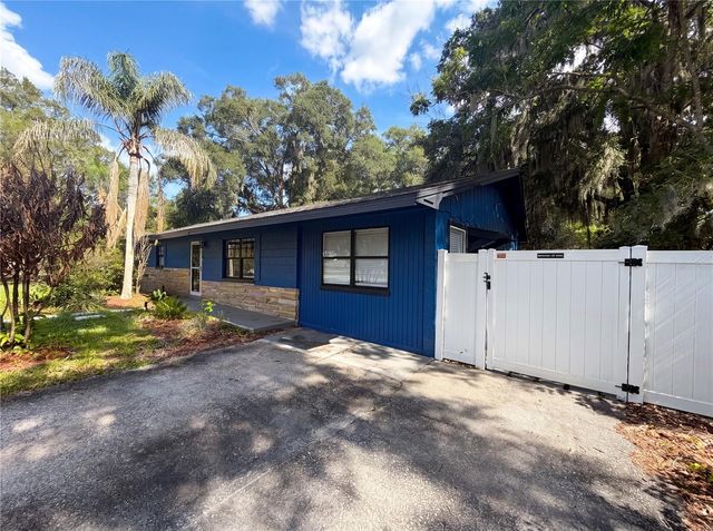 820 E WISCONSIN AVENUE, Deland, FL 32724