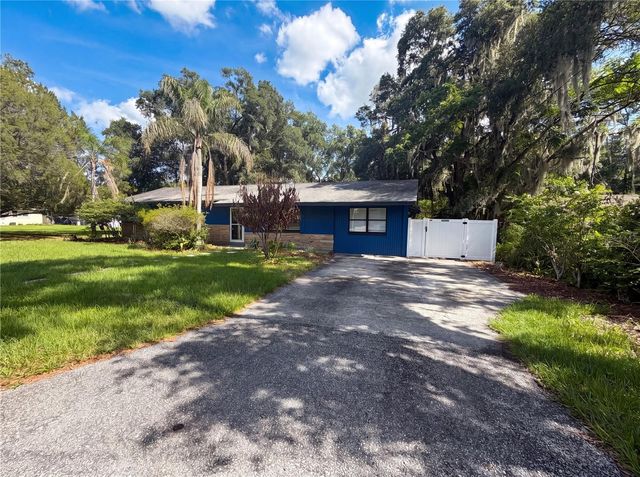 820 E WISCONSIN AVENUE, Deland, FL 32724