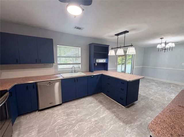 820 E WISCONSIN AVENUE, Deland, FL 32724