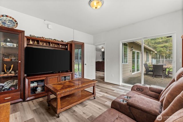 36427 2nd Avenue E, Roy, WA 98580