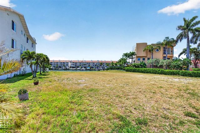 1 1ST AVENUE S, Tierra Verde, FL 33715