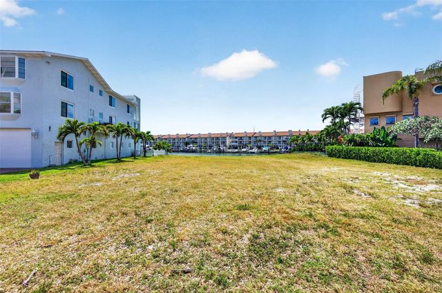 1 1ST AVENUE S, Tierra Verde, FL 33715