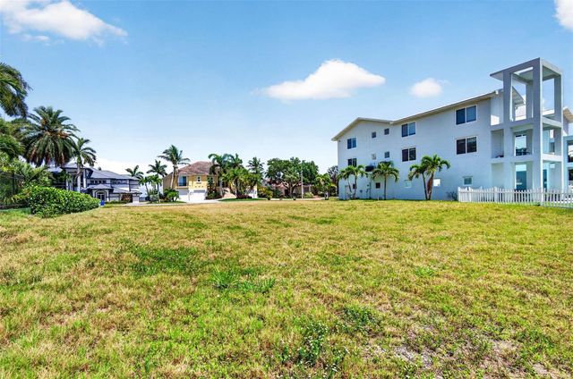 1 1ST AVENUE S, Tierra Verde, FL 33715