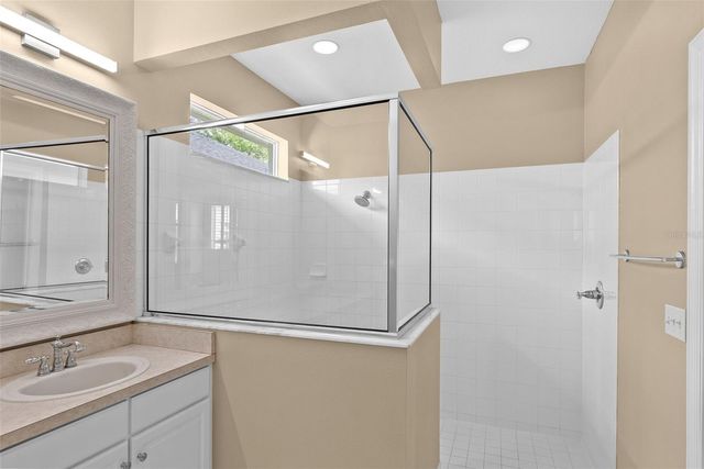 5015 SKY BLUE DRIVE, Lutz, FL 33558