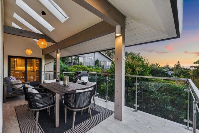 145 Central Avenue, Los Gatos, CA 95030