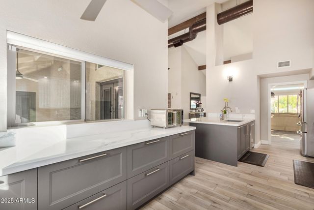 10303 E CARON Street, Scottsdale, AZ 85258