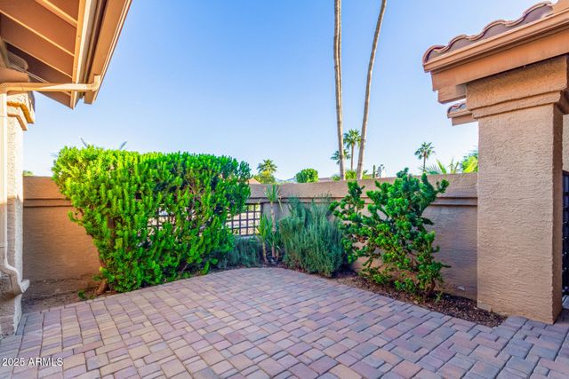 10303 E CARON Street, Scottsdale, AZ 85258