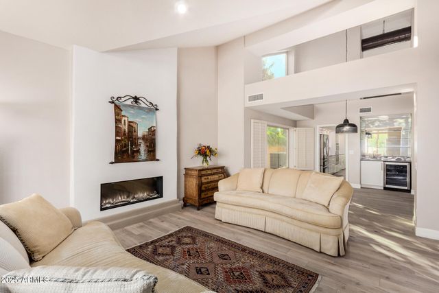 10303 E CARON Street, Scottsdale, AZ 85258