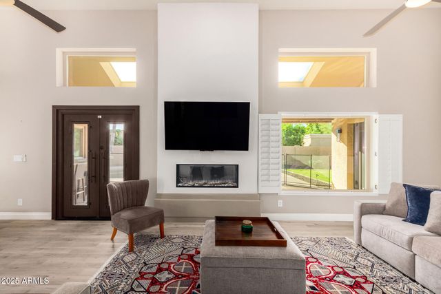 10303 E CARON Street, Scottsdale, AZ 85258