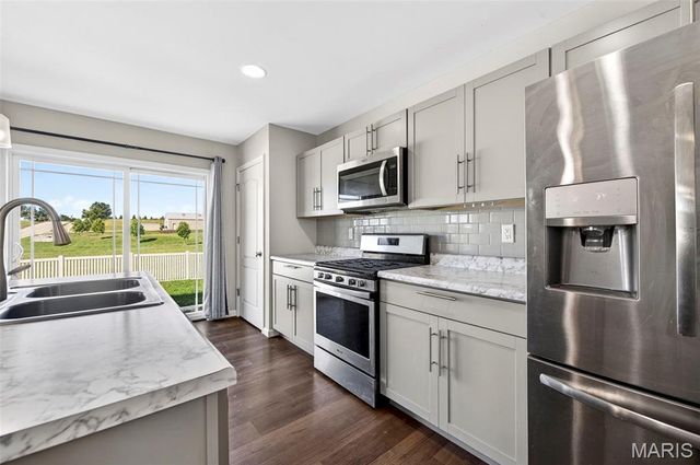 136 Katiemist Drive, St Peters, MO 63376