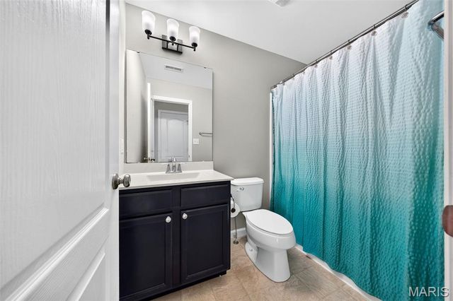 136 Katiemist Drive, St Peters, MO 63376