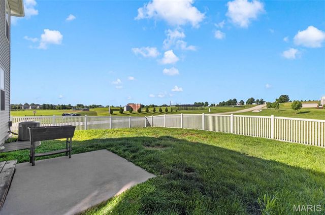 136 Katiemist Drive, St Peters, MO 63376