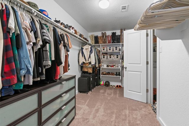522 Hendelson LN, Hutto, TX 78634