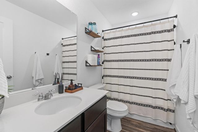 522 Hendelson LN, Hutto, TX 78634