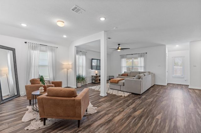 522 Hendelson LN, Hutto, TX 78634