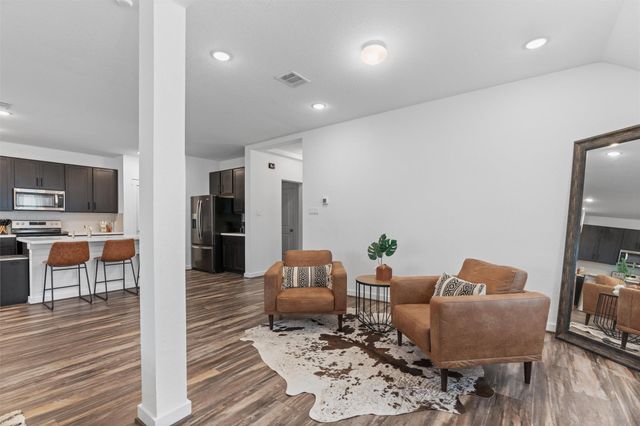 522 Hendelson LN, Hutto, TX 78634