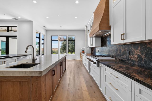 2561 Capetanios Dr, El Dorado Hills, CA 95762