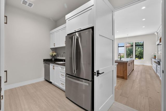 2561 Capetanios Dr, El Dorado Hills, CA 95762