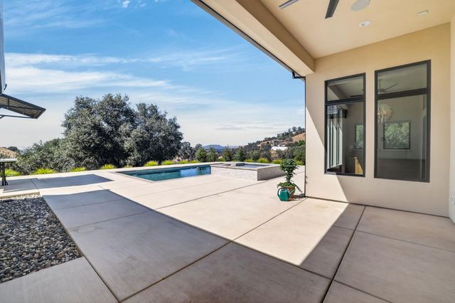 2561 Capetanios Dr, El Dorado Hills, CA 95762