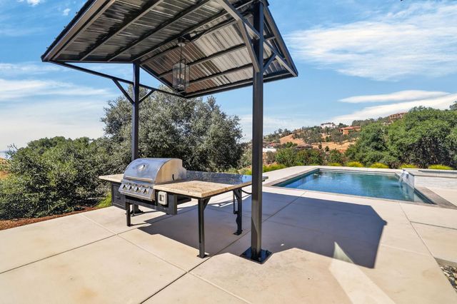 2561 Capetanios Dr, El Dorado Hills, CA 95762