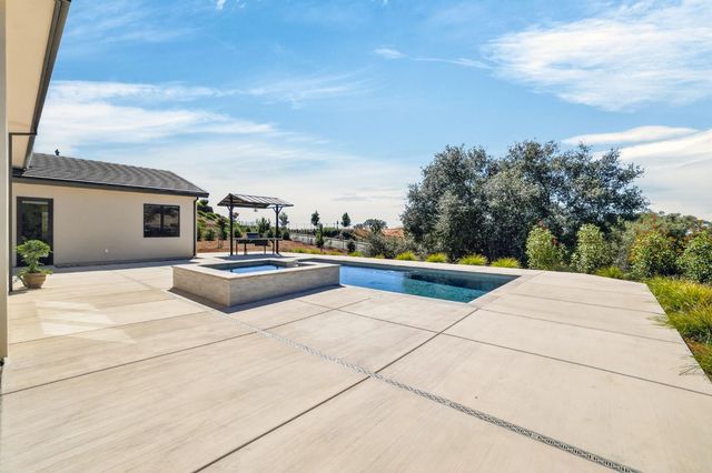 2561 Capetanios Dr, El Dorado Hills, CA 95762