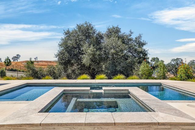 2561 Capetanios Dr, El Dorado Hills, CA 95762