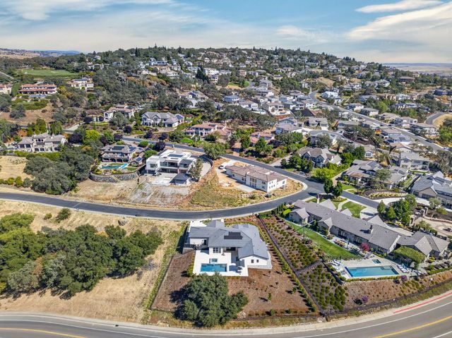 2561 Capetanios Dr, El Dorado Hills, CA 95762