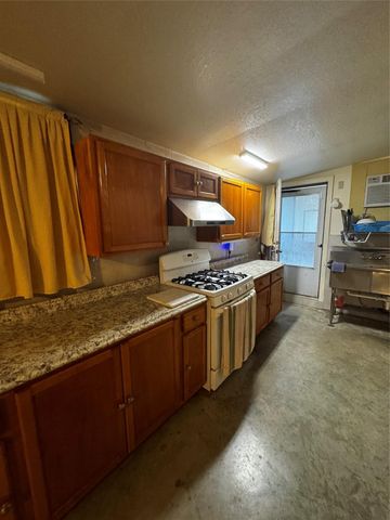 2069 CR 317 12th Street, Palacios, TX 77465