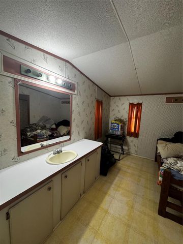 2069 CR 317 12th Street, Palacios, TX 77465