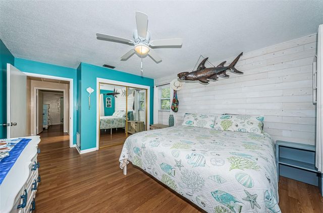 2015 PARK STREET N, St Petersburg, FL 33710