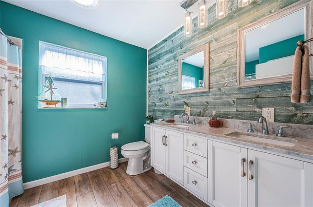 2015 PARK STREET N, St Petersburg, FL 33710