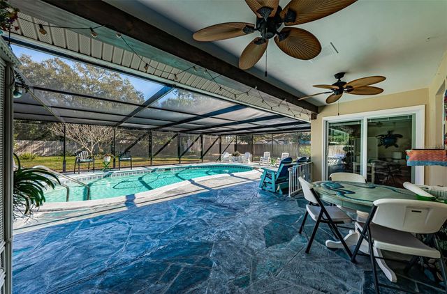 2015 PARK STREET N, St Petersburg, FL 33710