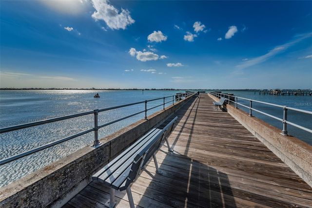 2015 PARK STREET N, St Petersburg, FL 33710