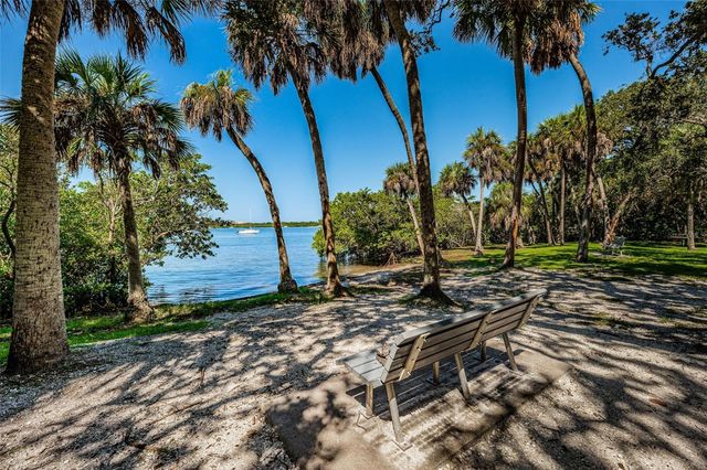 2015 PARK STREET N, St Petersburg, FL 33710