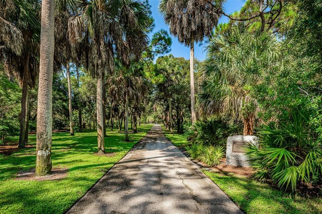 2015 PARK STREET N, St Petersburg, FL 33710