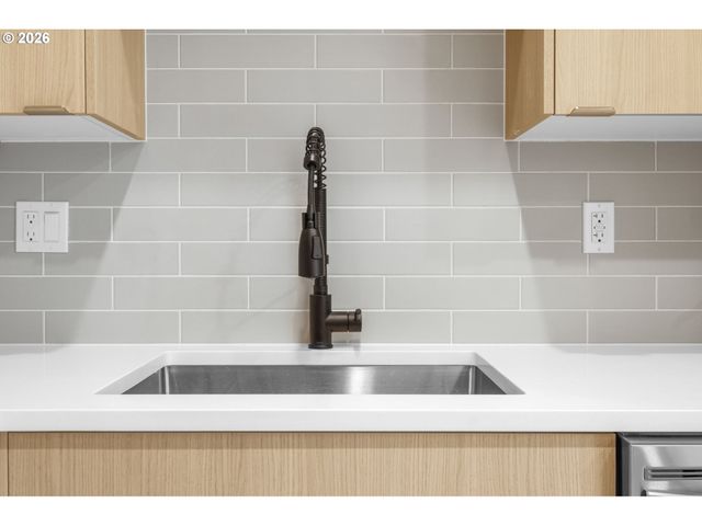 4690 N Congress Ave, Portland, OR 97217