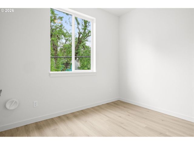 4690 N Congress Ave, Portland, OR 97217