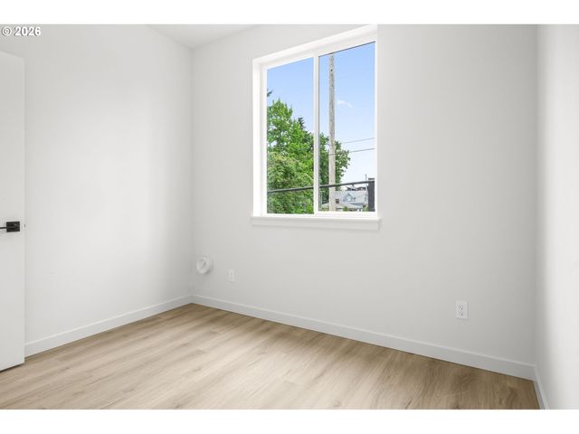 4690 N Congress Ave, Portland, OR 97217